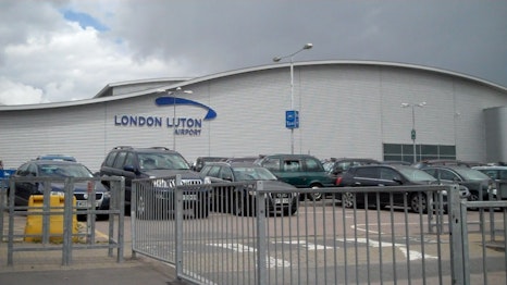 Luton Mid Term cars and terminal