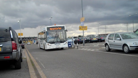 Luton Mid Term transfer bus approach