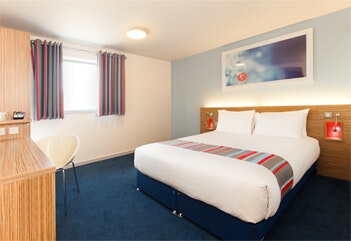 >Travelodge Glasgow Airport