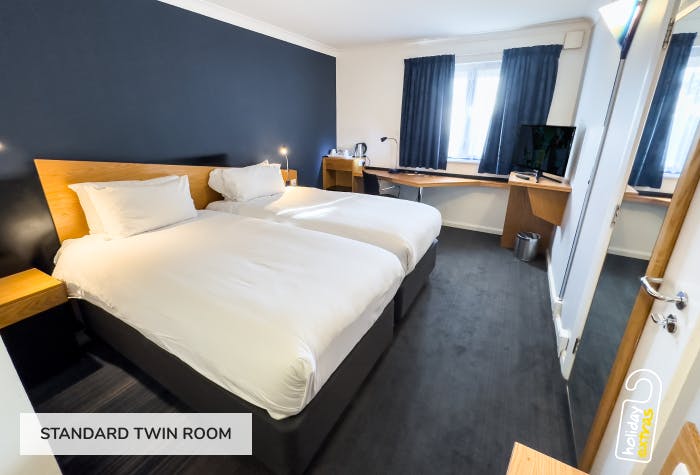7 of Holiday Inn Express NEC with hotel parking & breakfast