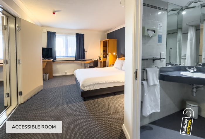 12 of Holiday Inn Express NEC with hotel parking & breakfast