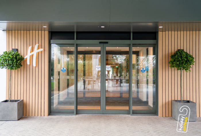 2 of Holiday Inn London - Gatwick Airport with hotel parking