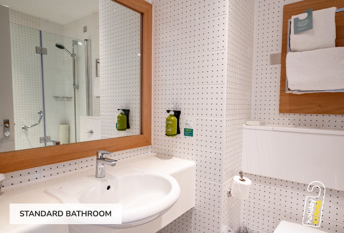 10 of Holiday Inn London - Gatwick Airport with hotel parking