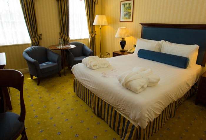 4 of Manor Hotel Solihull with hotel parking