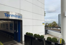 heathrow hilton t4 walk to the terminal