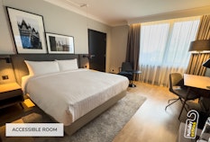 heathrow radisson hotel and conference centre accessible room