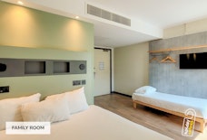 manchester ibis budget family room