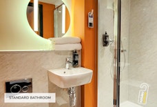 manchester ibis budget standard bathroom