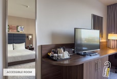 BHX Hilton Garden Inn accessible room facilities