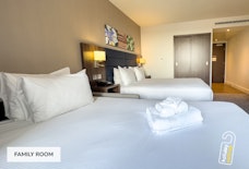 BHX Hilton Garden Inn family room beds