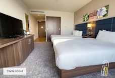 BHX Hilton Garden Inn twin room beds