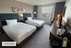 BHX Hilton Garden Inn twin room wide