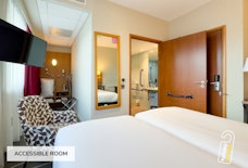 BHX Ibis Styles NEC accessible room wide