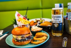 manchester holiday inn express restaurant dinner burger