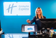 manchester holiday inn express reception