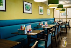manchester holiday inn express restaurant