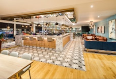 manchester crowne plaza bar 