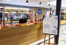holiday inn express nec