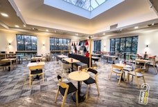 holiday inn express nec