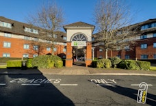 holiday inn express nec