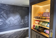 holiday inn express nec