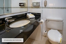 BHX Hilton Metropole standard bathroom