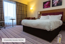 LTN London Luton Vale Hotel bed