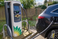 gatwick holiday inn ev charging