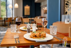 manchester doubletree by hilton dinner