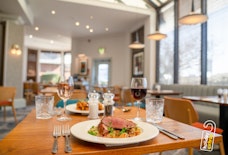 manchester doubletree by hilton dinner