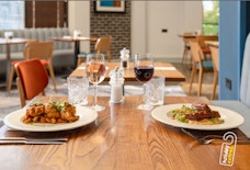 manchester doubletree by hilton dinner