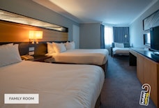 manchester doubletree by hilton standard family room