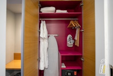 manchester doubletree by hilton iron