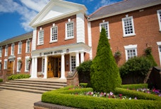 BHX Manor Hotel Solihull exterior entrance