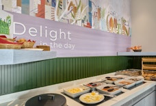 luton sparks by hilton breakfast buffet