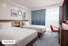 STN Hampton by Hilton