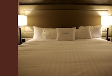 NEWCASTLE DOUBLETREE BED PHOTO