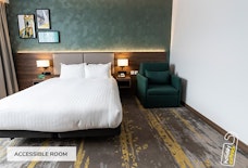 Gatwick holiday inn worth accessible room 2