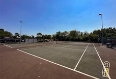 heathrow delta by marriott tennis court