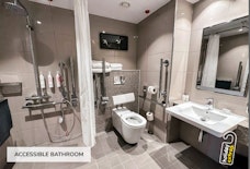 heathrow marriott accessible bathroom