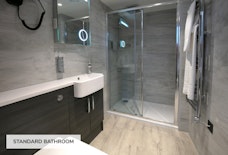 luton sadie hotel standard bathroom