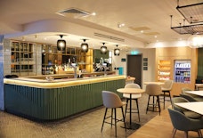 Luton Vale Hotel bar 1