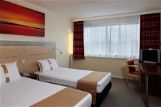 Holiday Inn Express twin room
