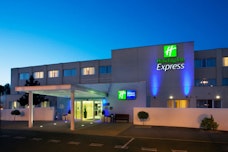 Holiday Inn Express at night